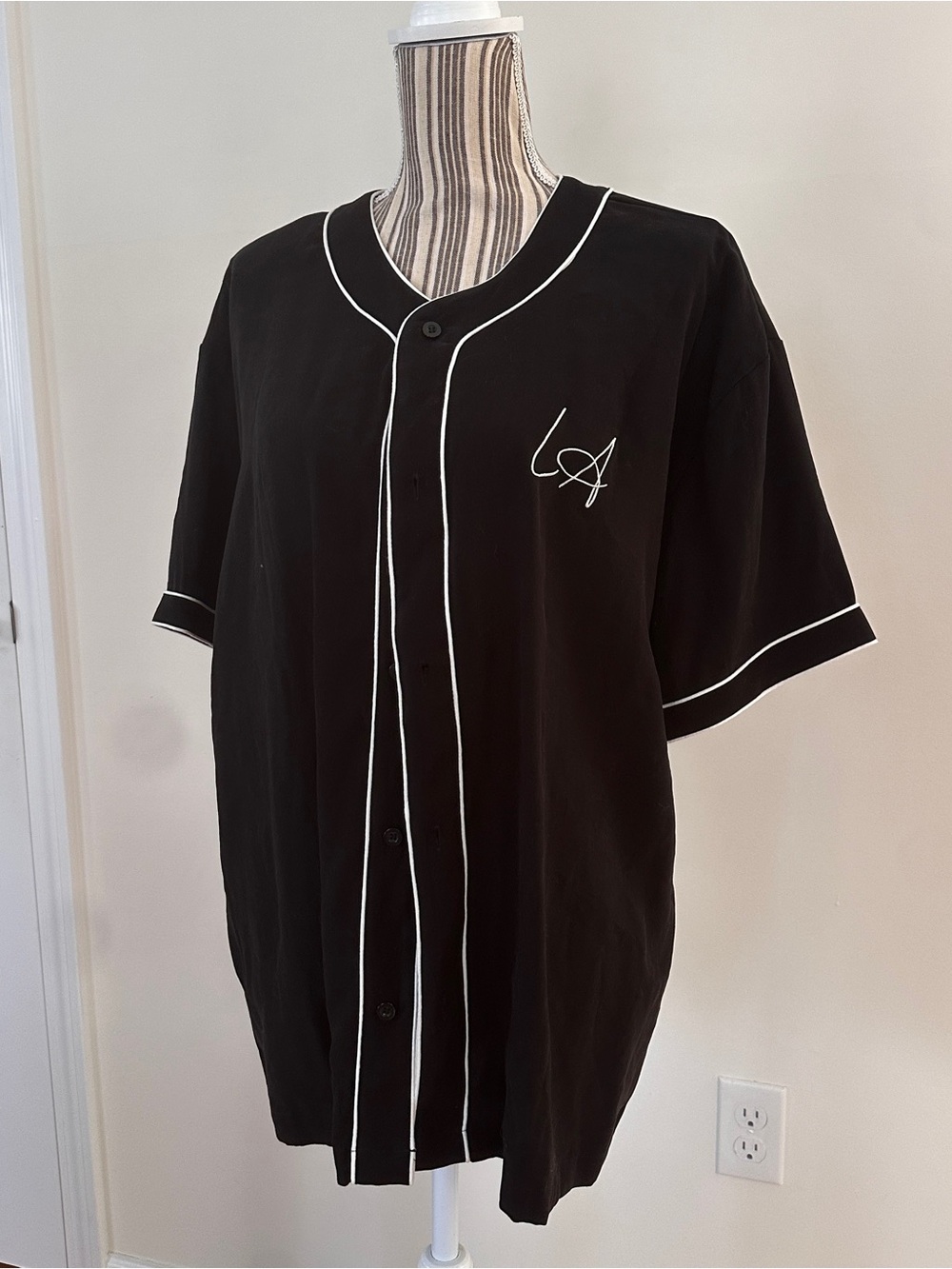 NWT Forever 21 Black and White Baseball-Style Shirt Jersey Medium